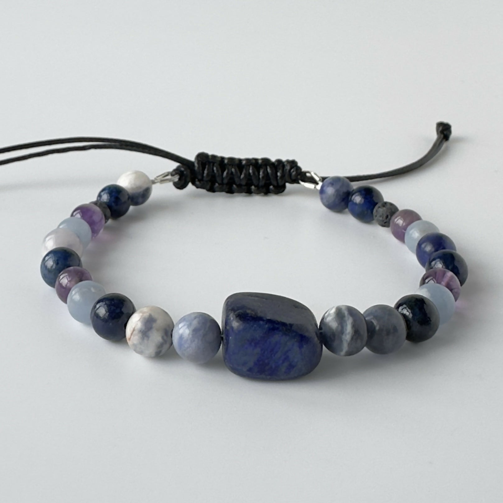 UNISEX HEALING CRYSTAL THROAT CHAKRA BRACELET WITH AROMATHERAPY BEADS