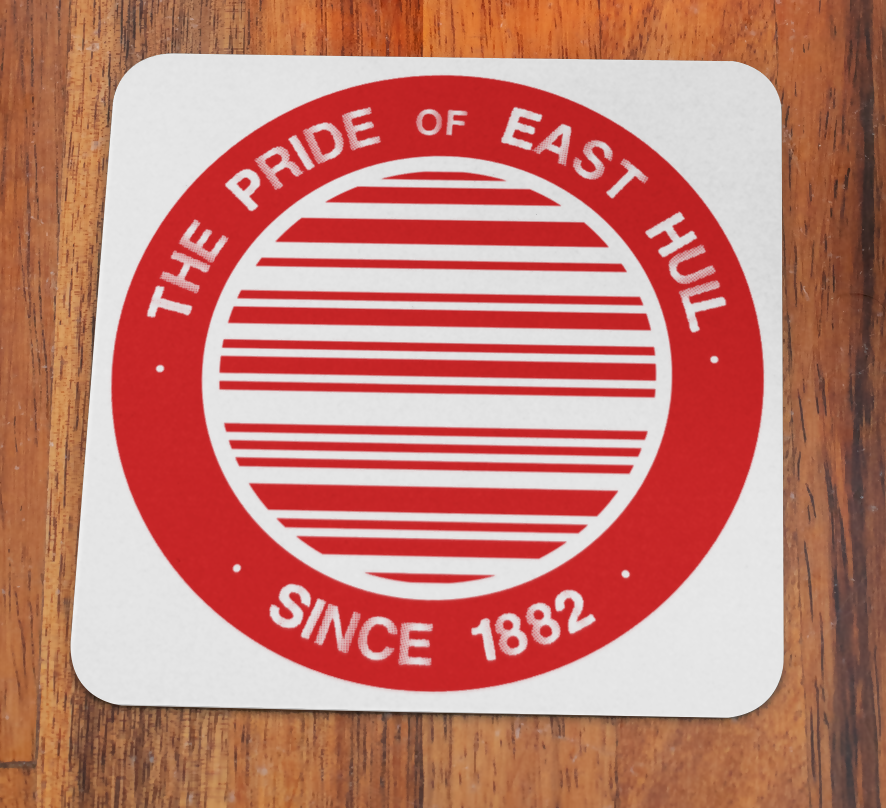 squared-coaster-mockup-placed-over-a-wooden-surface-by-some-cocktails-27791 (2)