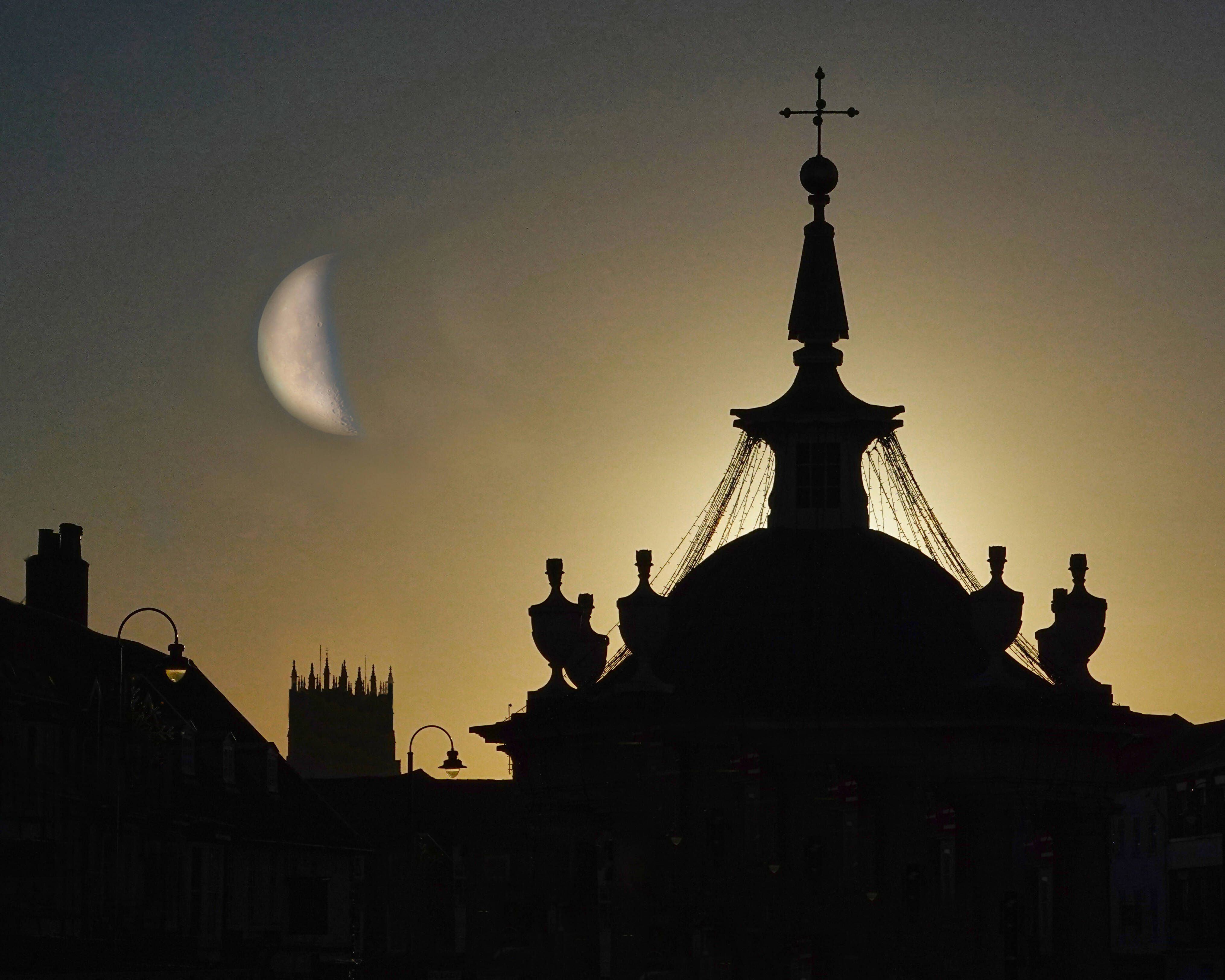 Beverley's Market Cross with the Beverley Minster, Landscape