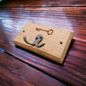 Oak Key Rack (KEY symbol Engrave)- 1069