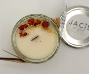 Jacis of York: Champagne & Rose petals scented candle