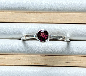 Faceted gemstone tube set rings - Handmade