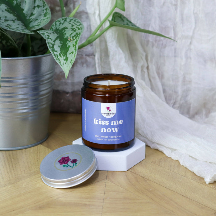 Natural Wax Candle Cotton Wick Kiss Me Now - plum • roses • bergamot