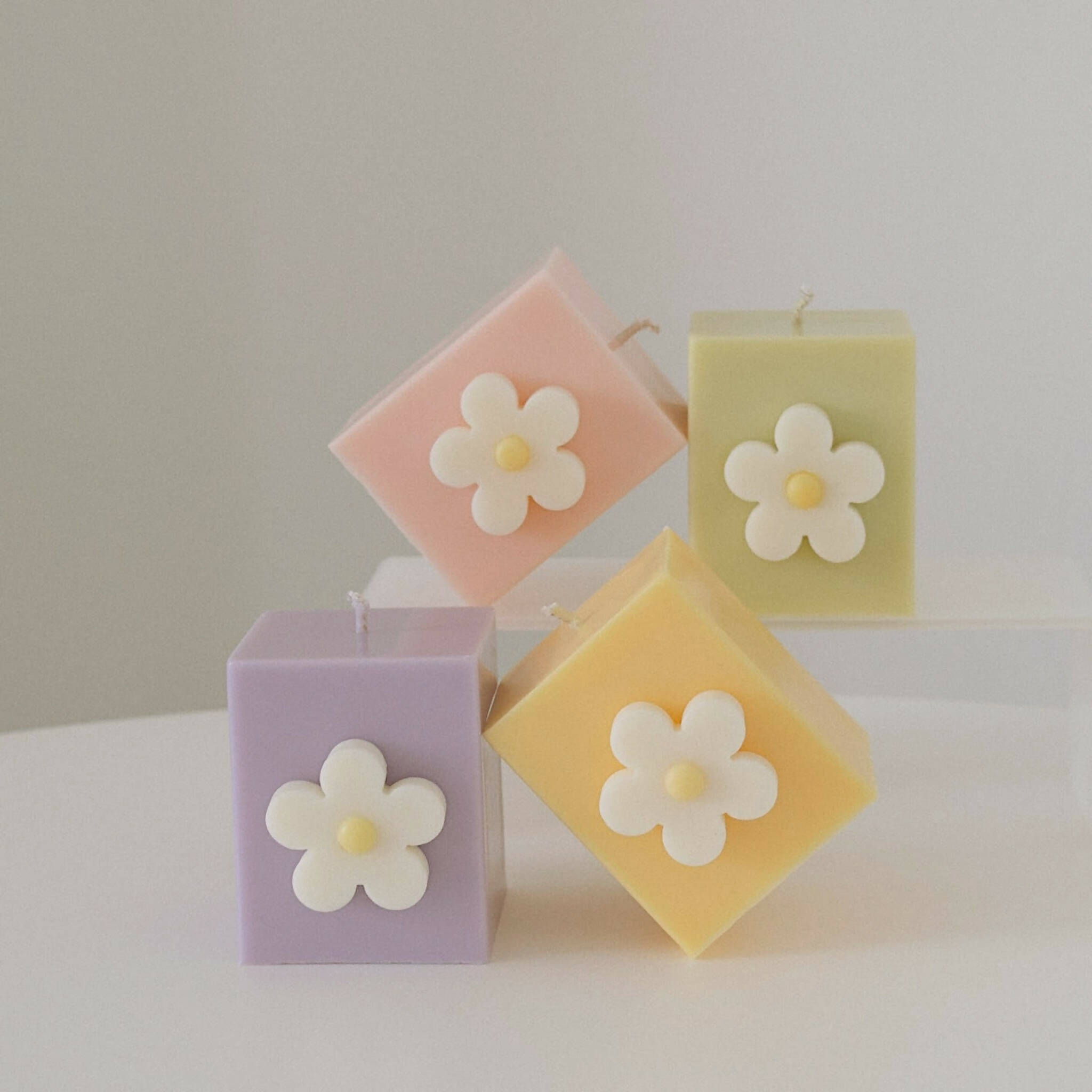 Daisy Flower Candle