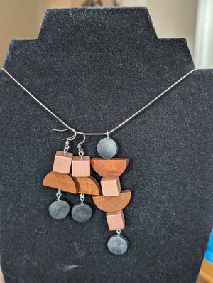 Totem - Wooden Earrings and Necklace Set