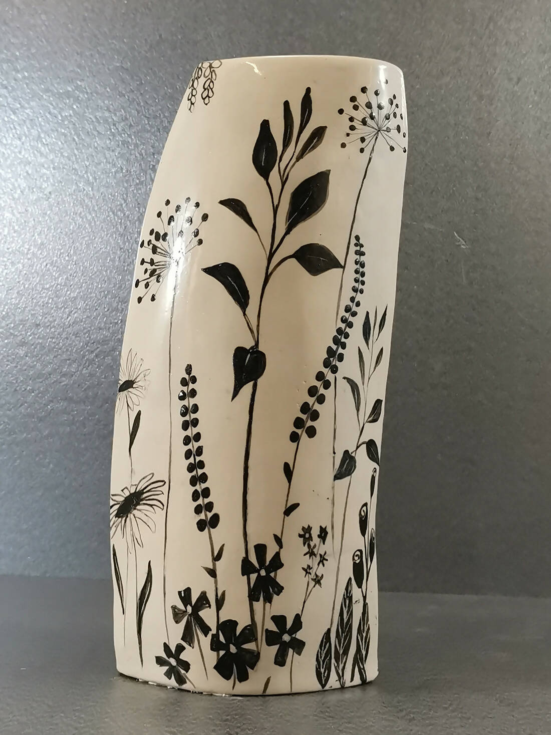 Hedgerow Sketches vase