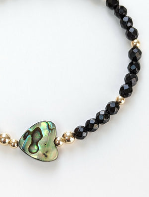 Abalone shell heart with black onyx skinny bracelet - Handmade