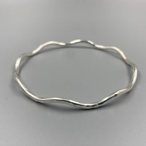 Beautiful 2.5mm WAVE bangle in Sterling Silver