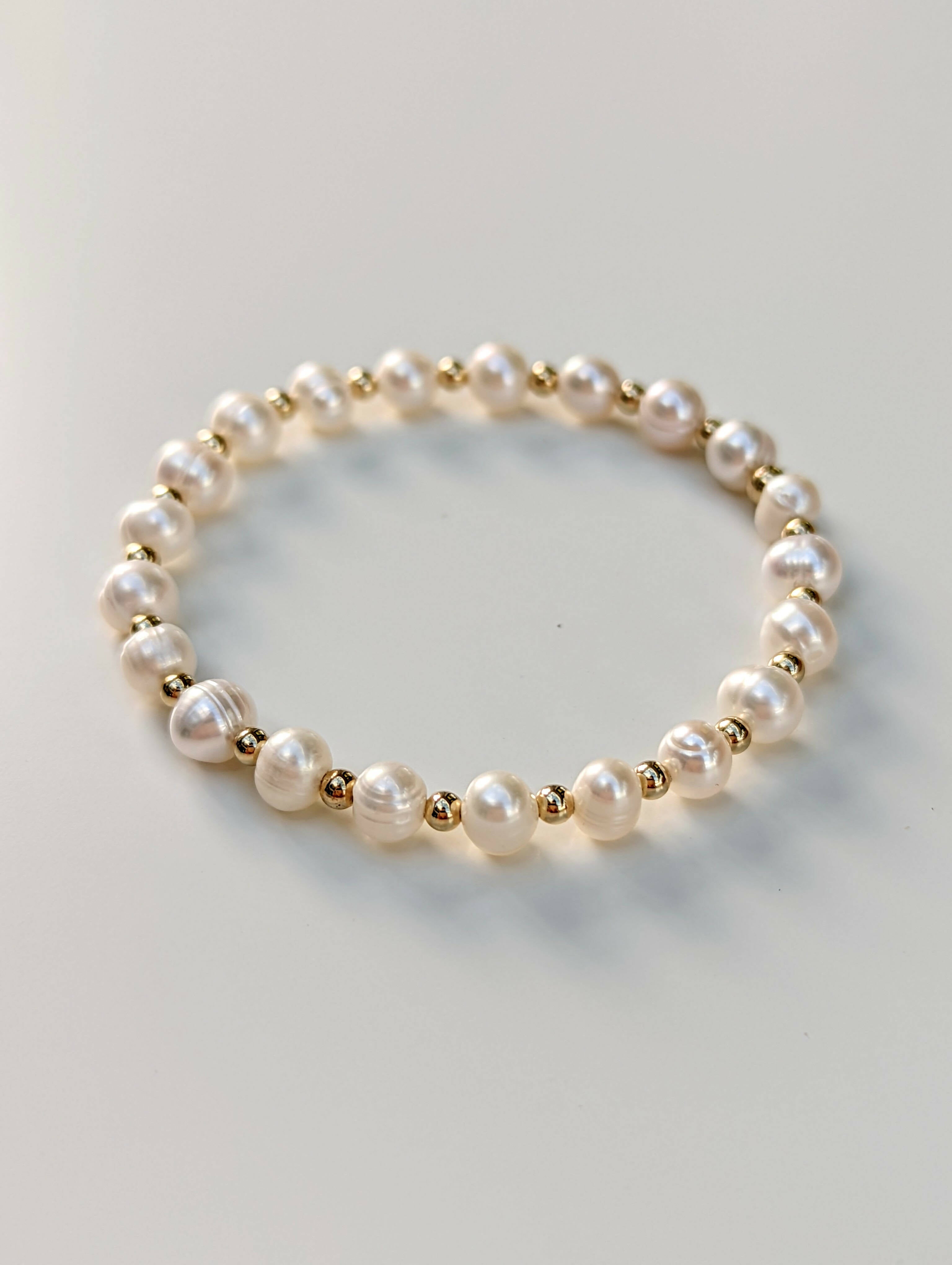 Freshwater pearl and gold filled beads bracelet - Handmade