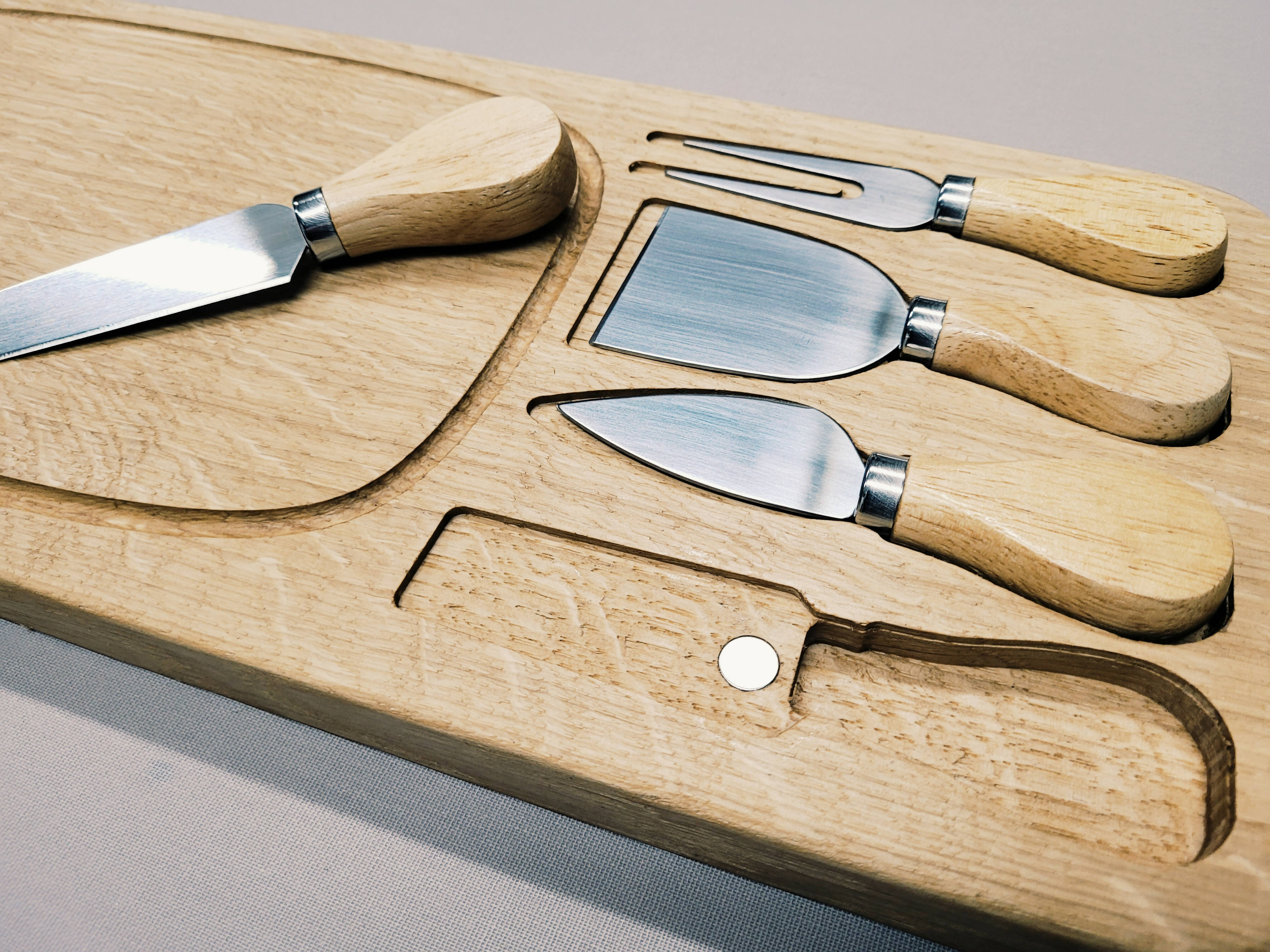 Cheese Board with 4 Knives