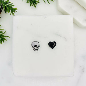 Skull & heart jewellery quote Card with earrings.