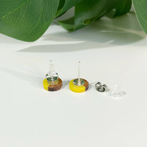 Round Wooden Yellow Opaque Resin Studs