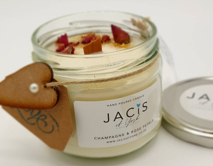 Jacis of York: Champagne & Rose petals scented candle