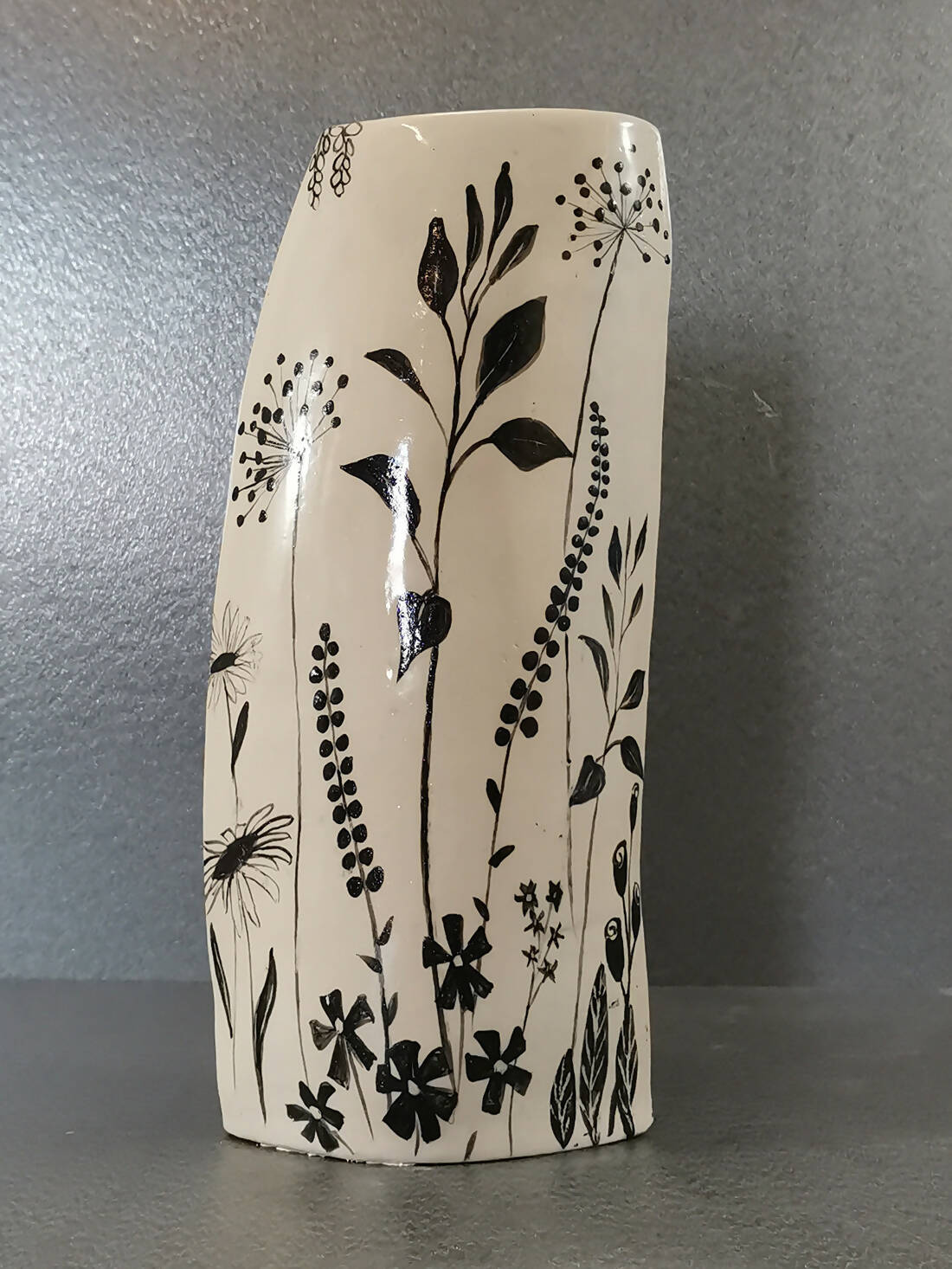 Hedgerow Sketches vase