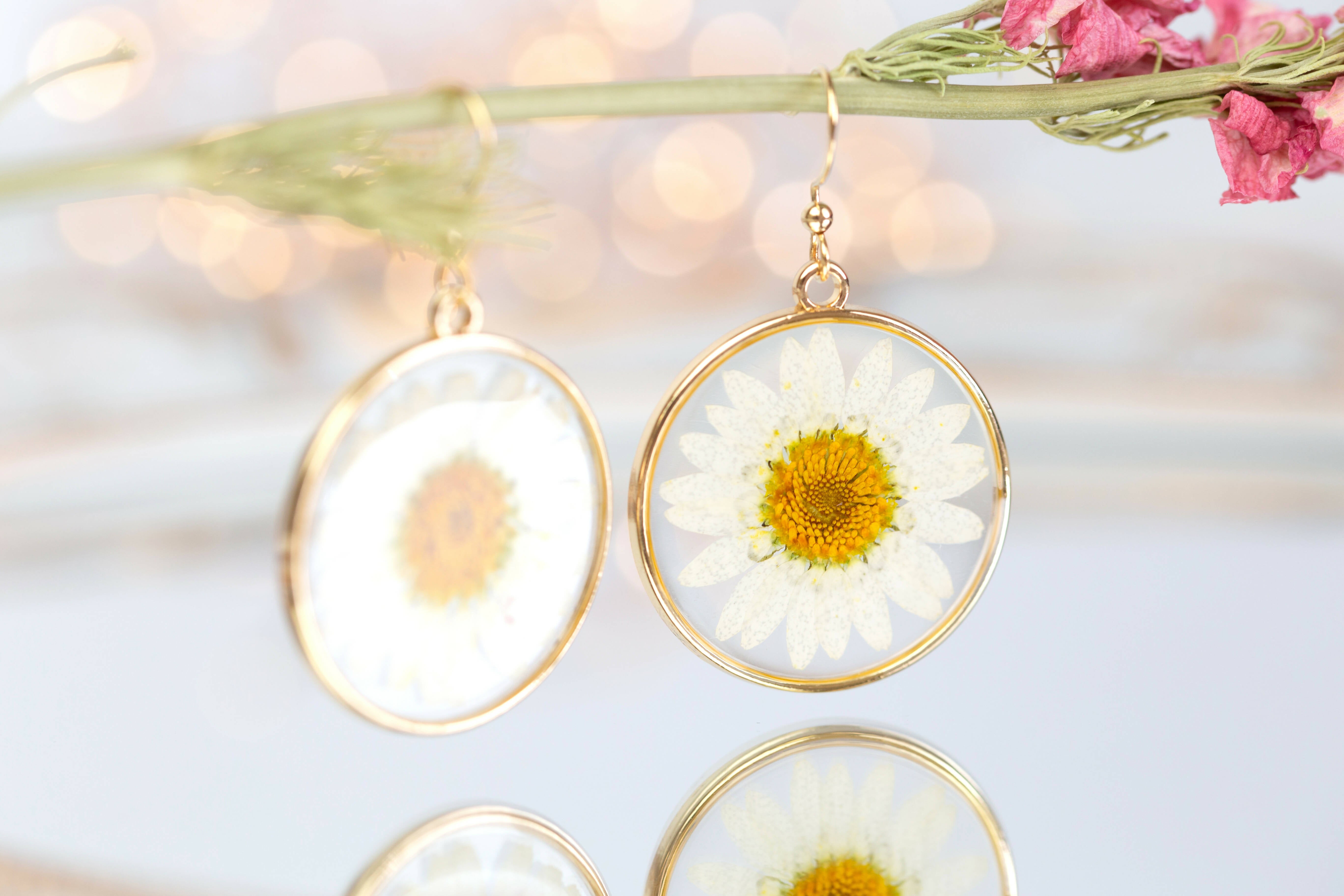 Daisy Circle Earrings Gold Plated