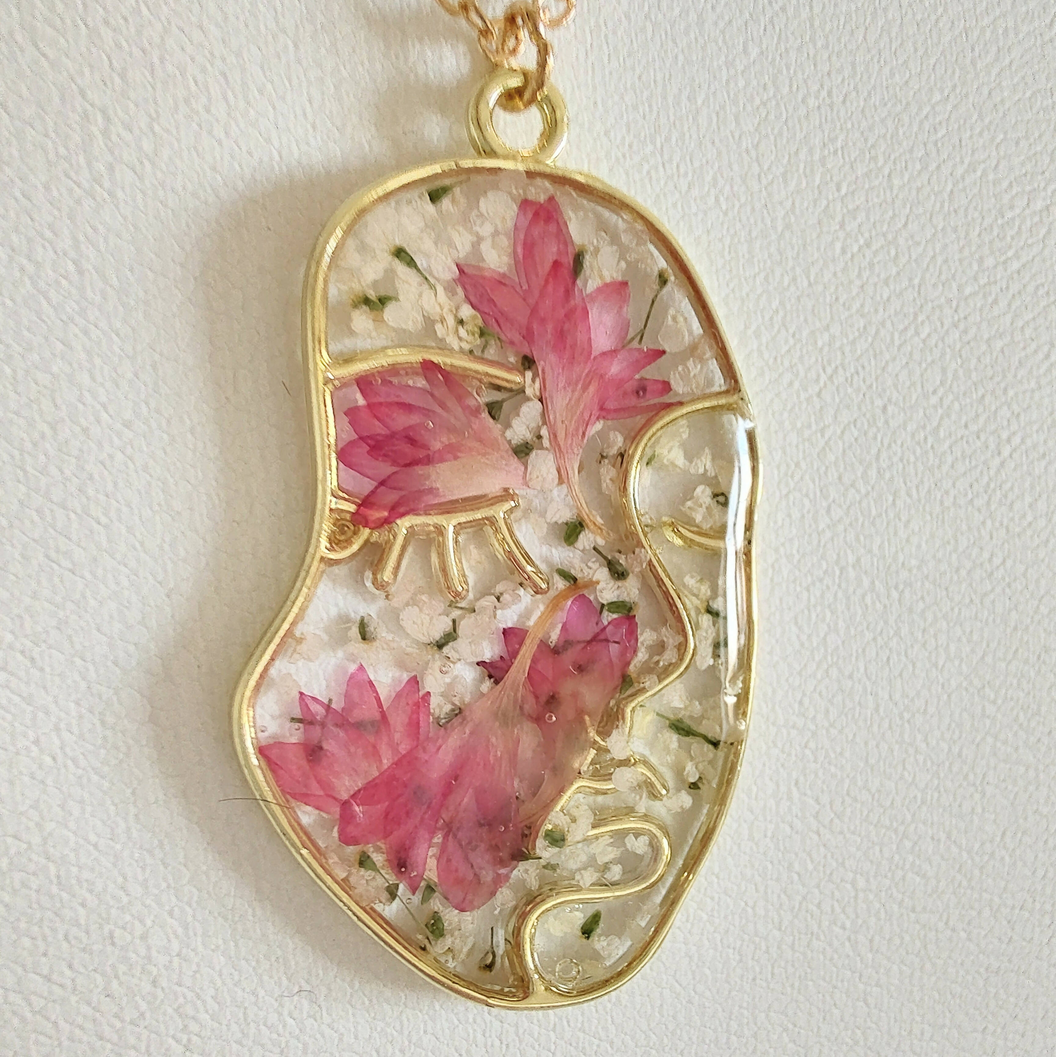 Pink Corn Flower Petals and White Queen Anne’s Lace Face Necklace Gold Plated
