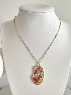 Pink Corn Flower Petals and White Queen Anne’s Lace Face Necklace Gold Plated