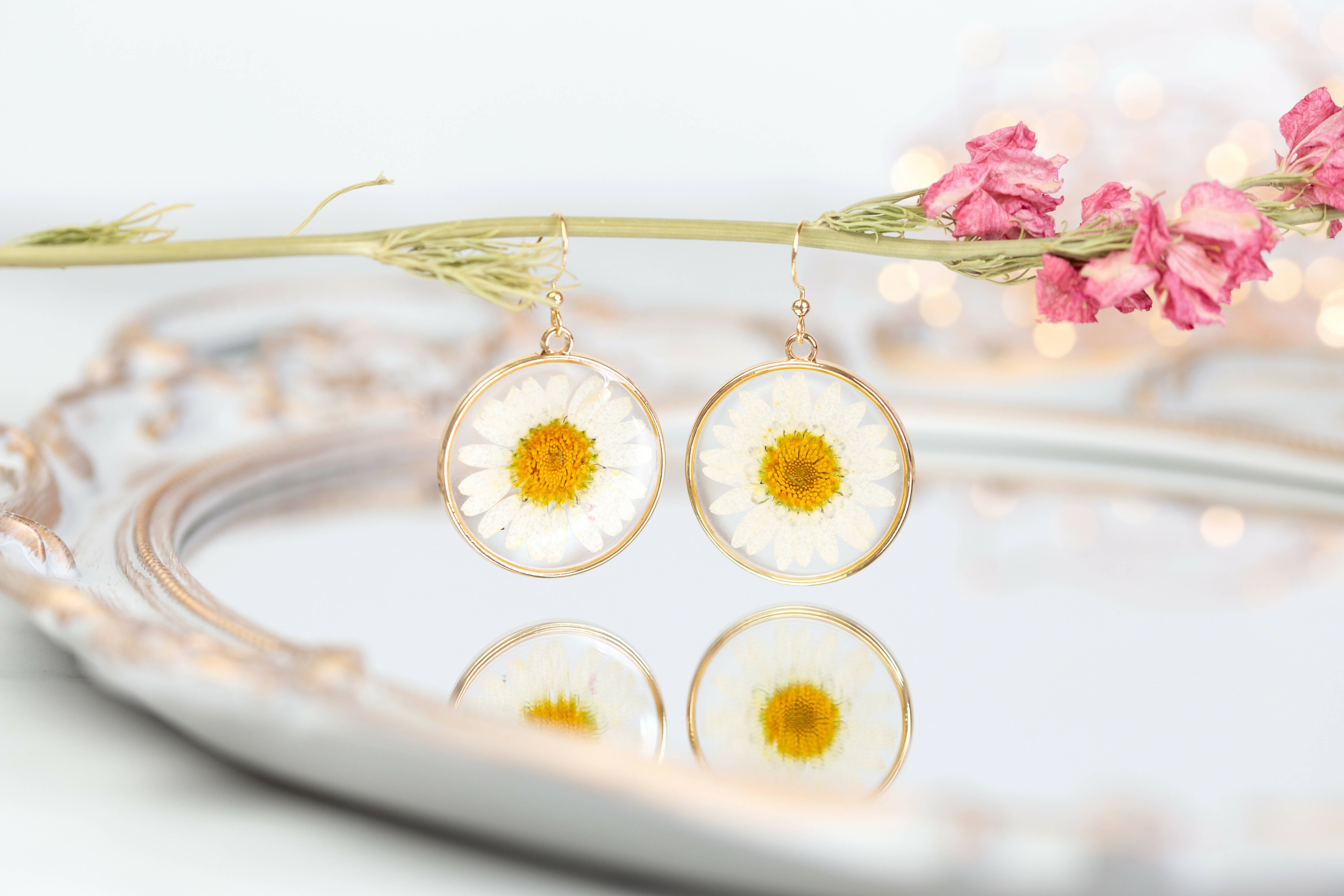 Daisy Circle Earrings Gold Plated