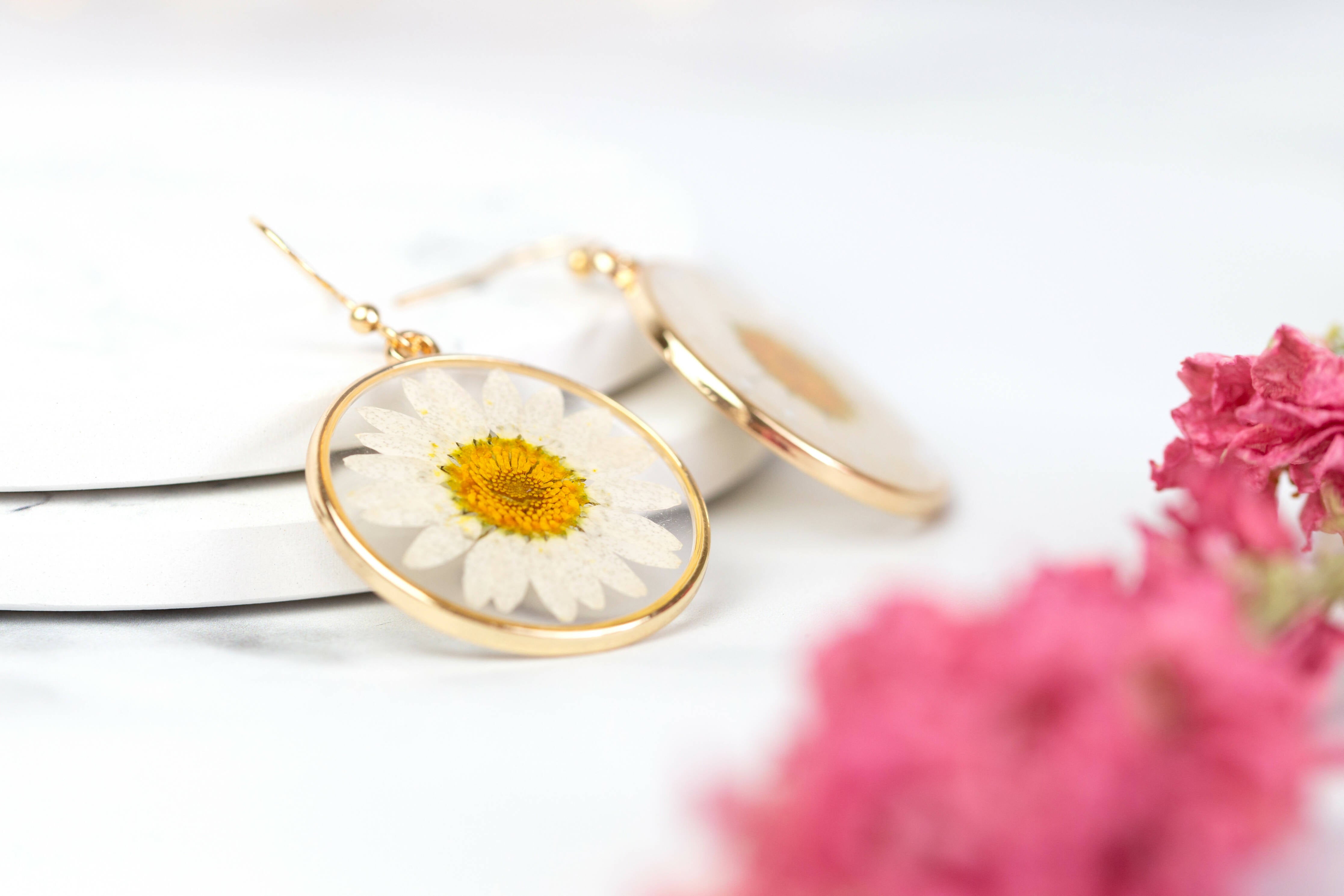 Daisy Circle Earrings Gold Plated