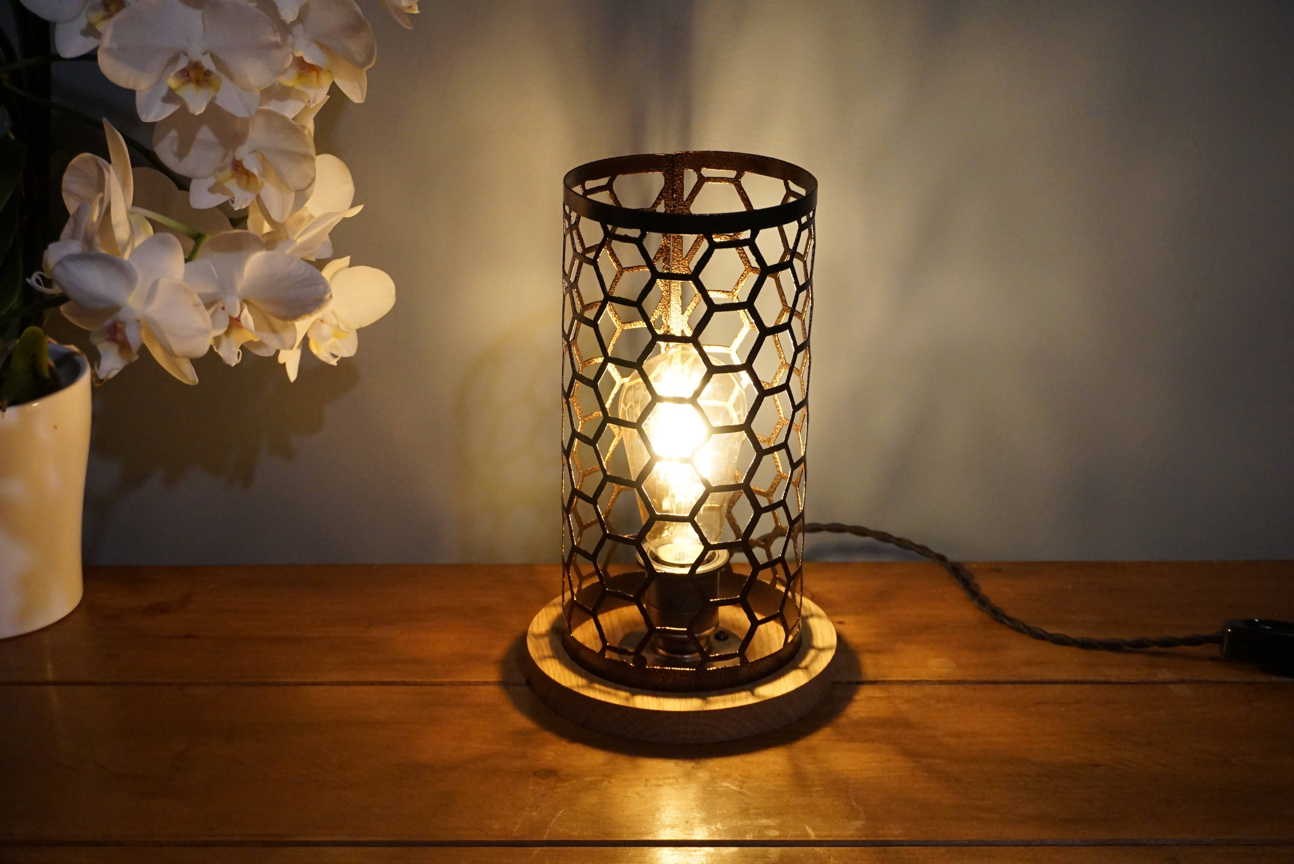 Cylindrical lamp Oak and steel Honey cone light